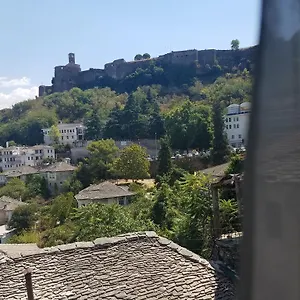https://loris-traditional-house.albaniahotels.org